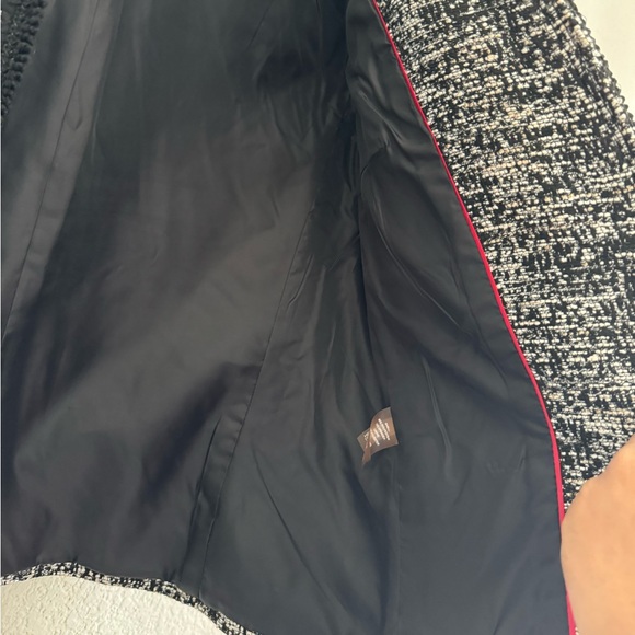Tommy Hilfiger Size 4 Black White Grey Red Inner Lining + Black Lining - Picture 9 of 11
